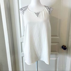 3/$20 41 Hawthorn white blouse with lace detail